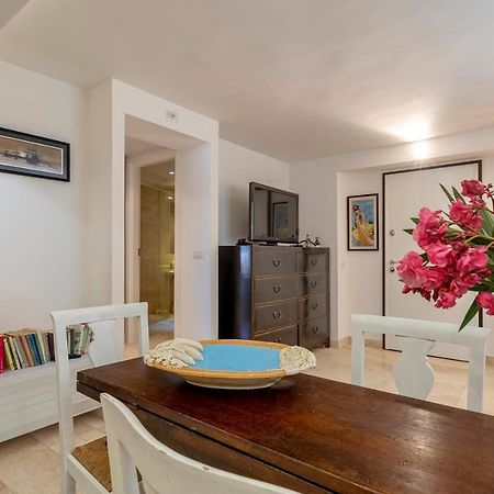 Charming Seafront Apartment With Garden And Patio Fertilia Εξωτερικό φωτογραφία