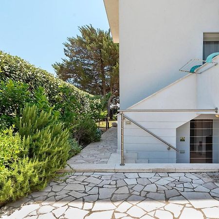 Charming Seafront Apartment With Garden And Patio Fertilia Εξωτερικό φωτογραφία