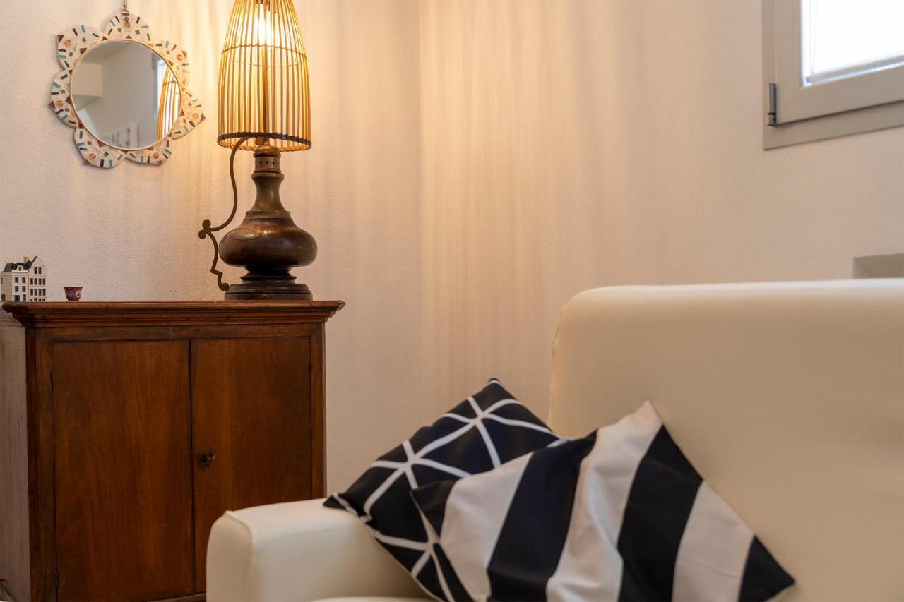 Charming Seafront Apartment With Garden And Patio Fertilia Εξωτερικό φωτογραφία