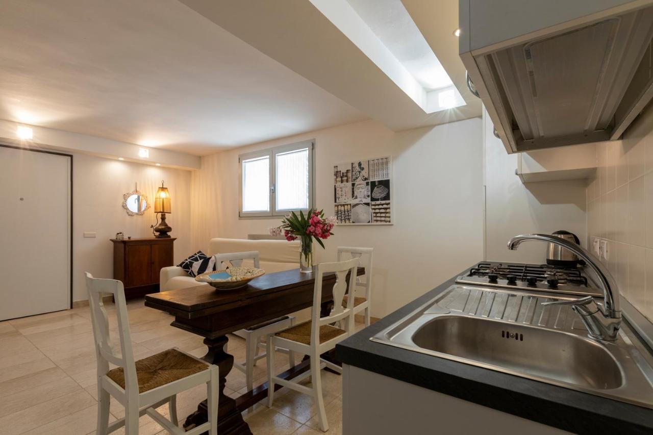 Charming Seafront Apartment With Garden And Patio Fertilia Εξωτερικό φωτογραφία
