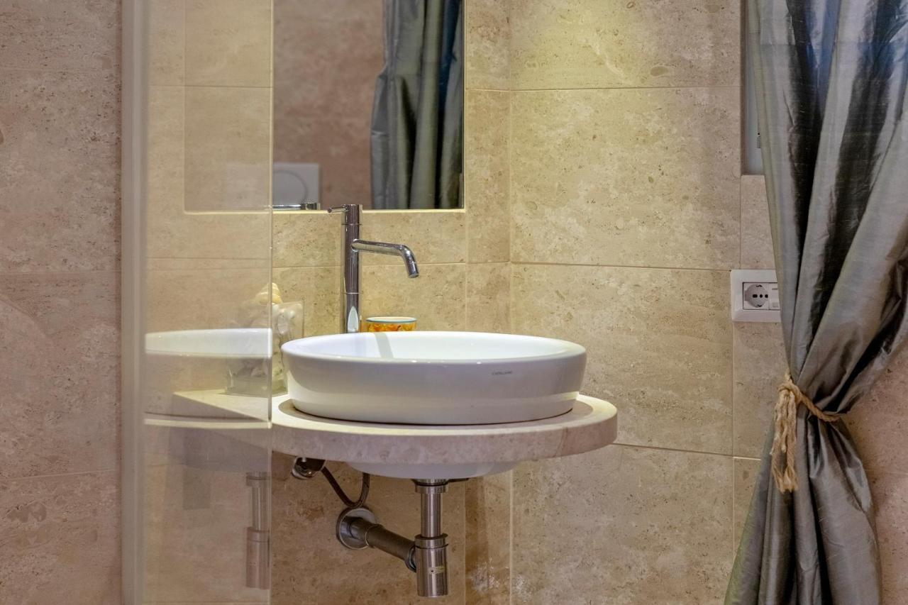 Charming Seafront Apartment With Garden And Patio Fertilia Εξωτερικό φωτογραφία